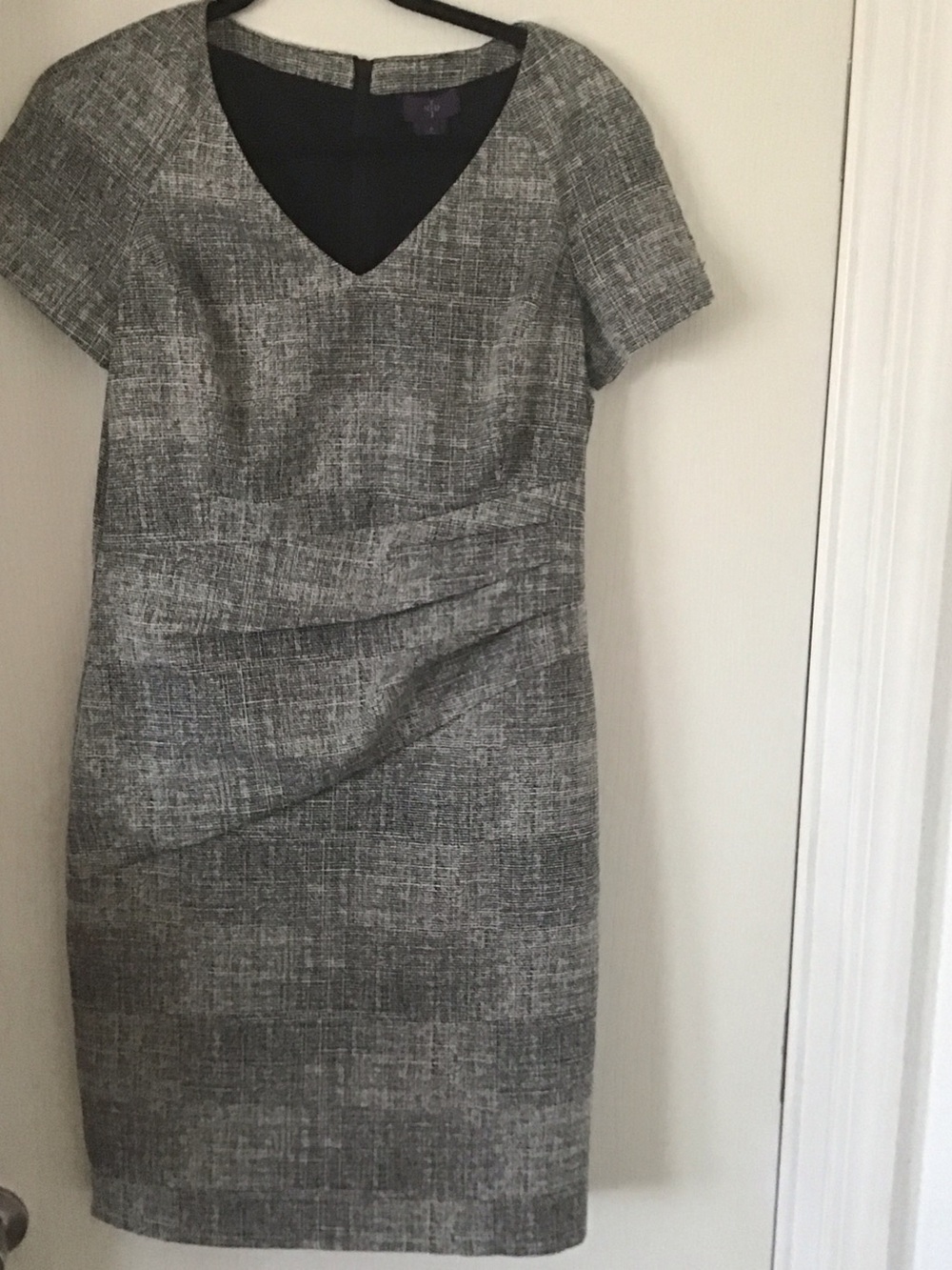 NYDJ dress size 6 black white subtle pattern